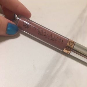 ABH liquid lip Veronica